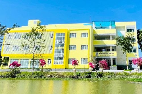 Đại học Trà Vinh tiếp tục thăng hạng 42 trong Top 100 của WURI Ranking 2024