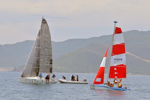 Giải đua thuyền buồm và ván chèo đứng ở TP. Nha Trang: Đơn vị TP. Hồ Chí Minh giành giải nhất toàn đoàn