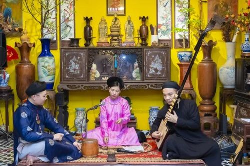 Lãng du trong thế giới ca trù