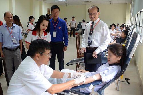 Hiến máu tình nguyện của Trường đại học Y - Dược chiếm 40% nguồn máu tình nguyện cả tỉnh