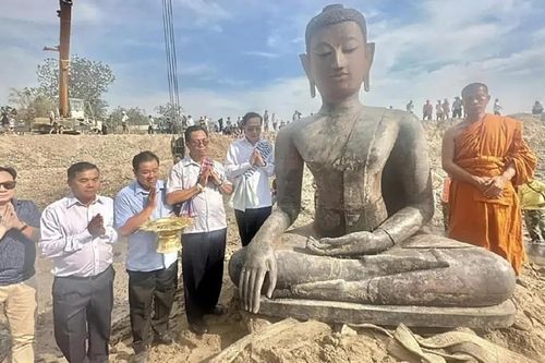 Lào tìm thấy nhiều pho tượng Phật gần sông Mekong