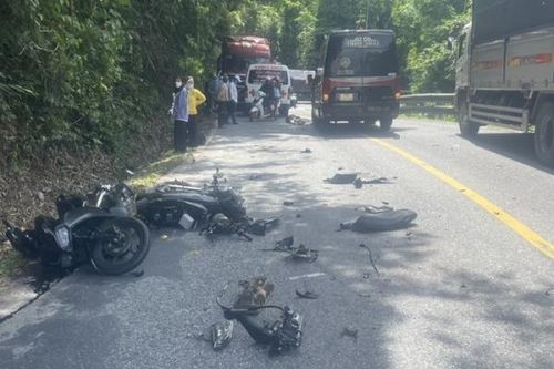 Xe khách gây tai nạn trên đèo Bảo Lộc, 2 người thương vong