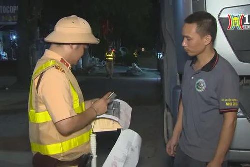 Phòng ngừa tái diễn xe quá tải ở ngoại thành