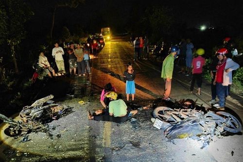 Giao xe máy cho trẻ em điều khiển và những hậu quả pháp lý đau lòng