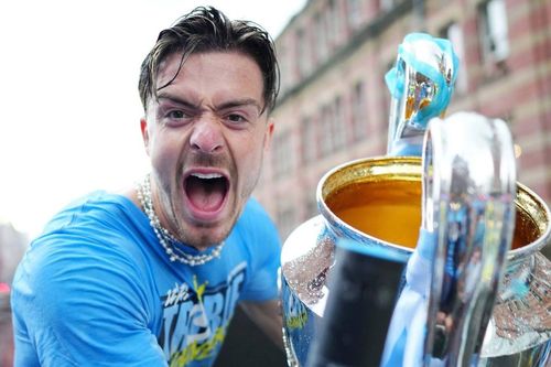 Bị loại khỏi tuyển Anh, sao Man City được quán bar nổi tiếng mời ký hợp đồng