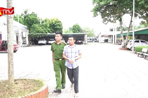 Phó giám đốc trung tâm sát hạch lái xe 'rởm' và những phi vụ lừa đảo thi giấy phép lái xe