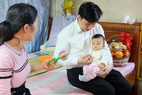 Đồng hành cùng các gia đình hiếm muộn
