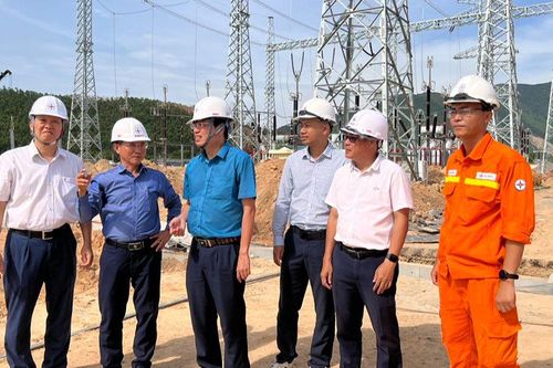 Khen thưởng đột xuất các đơn vị hoàn thành hạng mục đầu tiên Dự án đường dây 500kV mạch 3