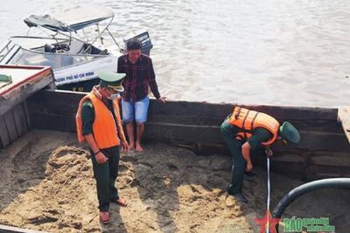 Ngăn chặn khai thác cát trái phép