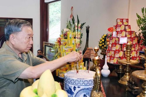Chủ tịch nước Tô Lâm dâng hương tưởng niệm Đại tướng Võ Nguyên Giáp