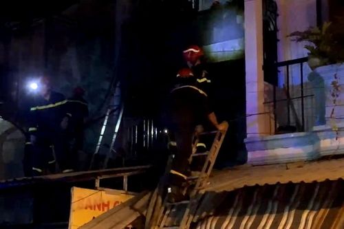Cháy nhà tại TPHCM, 3 anh em ruột nhập viện vì ngạt khói