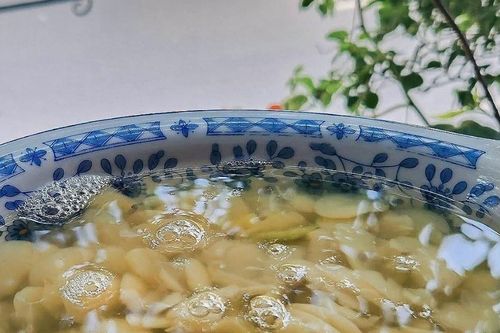 Tết Đoan ngọ, nhớ chè đậu ngự ngoại nấu, ăn với đá cây đập nhỏ ngon 'hết sảy'