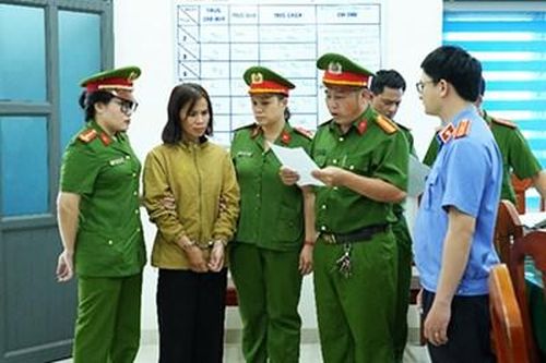 Người phụ nữ bị gia đình chồng cũ hành hung dã man