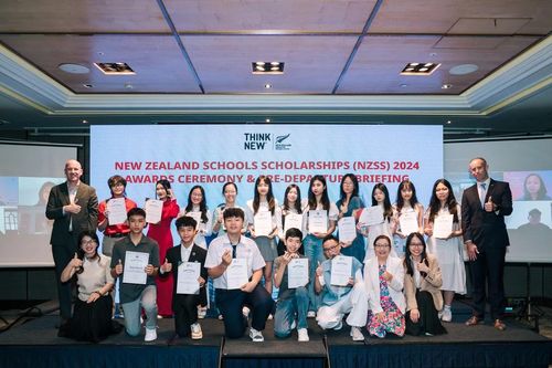 Trao học bổng Chính phủ New Zealand bậc trung học 2024 cho 14 học sinh xuất sắc