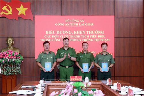 Khen thưởng các đơn vị phá án về ma túy, lừa đảo trên không gian mạng