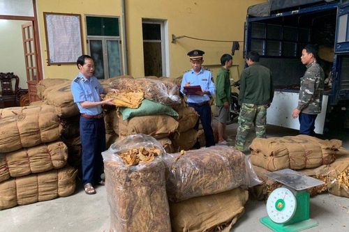 Lạng Sơn: Phát hiện gần 15 tấn thuốc lá nghi nhập lậu