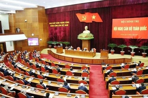 Cán bộ đùn đẩy, né tránh trách nhiệm sẽ bị tạm đình chỉ công tác