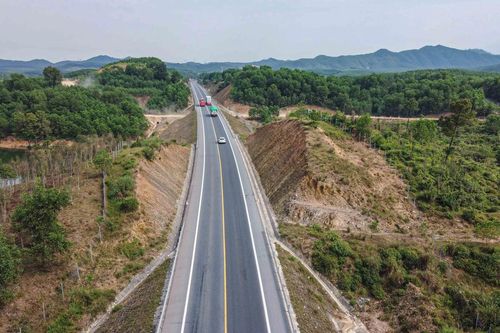 Đề xuất nâng cấp mở rộng 28 tuyến cao tốc, trong đó có tuyến La Sơn - Hòa Liên