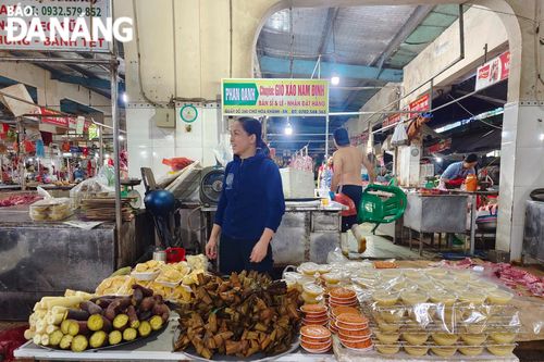Thị trường ngày Tết Đoan Ngọ: Giá nhiều mặt hàng tăng mạnh