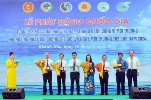 Lễ phát động Quốc gia Tuần lễ biển và hải đảo Việt Nam, Tháng hành động vì môi trường