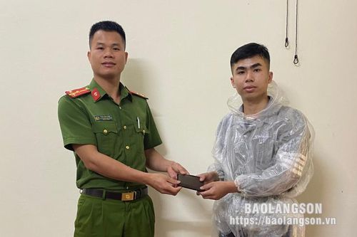 Nhặt được của rơi, trả lại người đánh mất