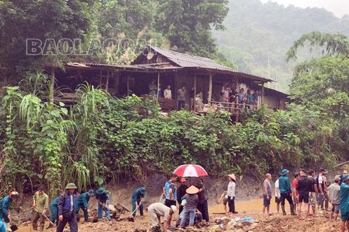 Đã tìm thấy thi thể cháu bé bị lũ cuốn trôi ở xã Bản Vược