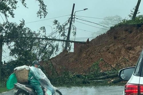 Sạt lở, tràn đất 35 vị trí trên các quốc lộ, tỉnh lộ sau mưa trên địa bàn tỉnh