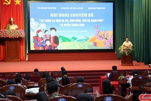 'Xây dựng gia đình no ấm, bình đẳng, tiến bộ, hạnh phúc'