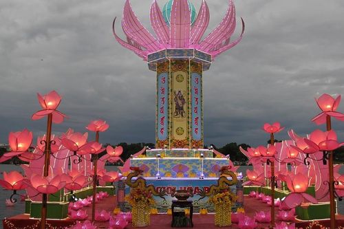 Thừa Thiên Huế: Lễ hội hoa đăng trên sông Hương