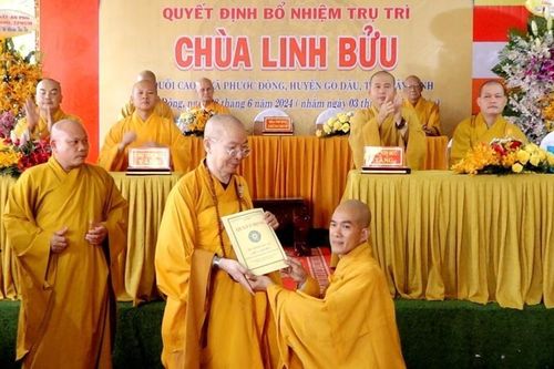Tây Ninh: Công bố và trao quyết định bổ nhiệm trụ trì chùa Linh Bửu