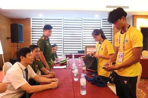 Bắt 'nữ đạo chích' sau 6 giờ gây án, trao trả lại tài sản bị trộm cho khách du lịch