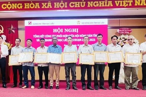 Agribank Bạc Liêu phối hợp Hội Nông dân tỉnh tổng kết hoạt động cho vay qua tổ giai đoạn 2022-2023
