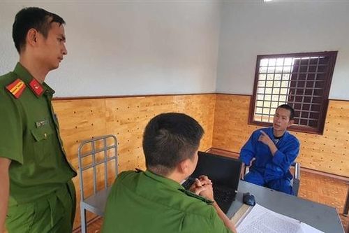 Mâu thuẫn trên bàn nhậu, dùng chày gỗ đánh bạn trọng thương