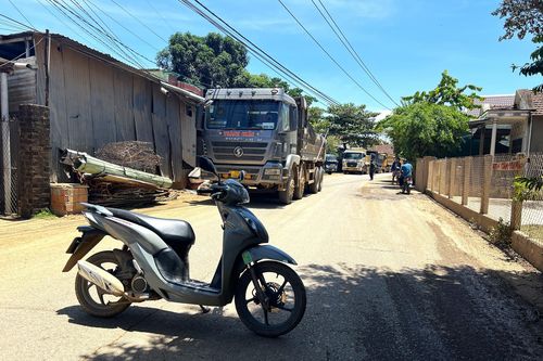 Dân chặn xe thi công cao tốc ngoài giờ, Chủ tịch tỉnh Bình Định chỉ đạo 'nóng'