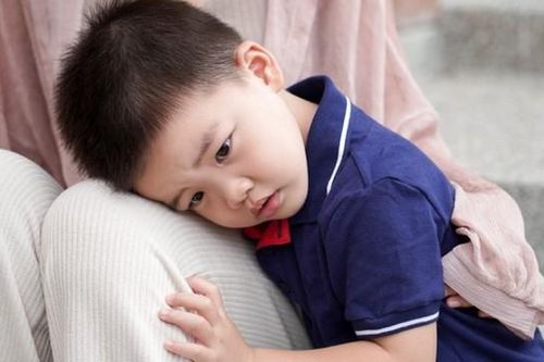 9 sai lầm của cha mẹ vô tình biến con thành đứa trẻ nhút nhát, yếu đuối