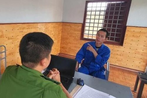 Bắt giam kẻ lấy chày đập vào đầu người khác