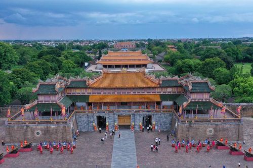 Rộn ràng trong ngày 'Khai hội'