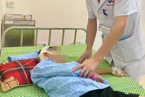 Bé 9 tuổi nguy kịch sau 10 ngày sốt
