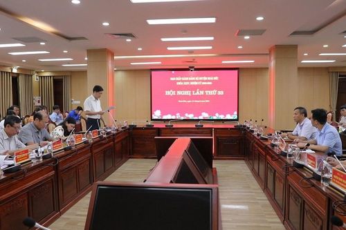 Huyện Hoài Đức: 9 học sinh THPT được đứng vào hàng ngũ của Đảng