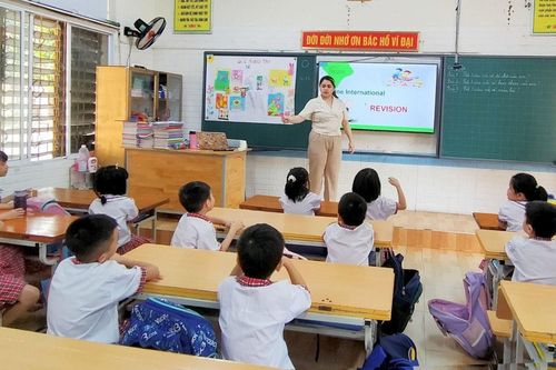 Chuyển biến rõ nét trong dạy và học tiếng Anh ở 'điểm trũng' Nghệ An