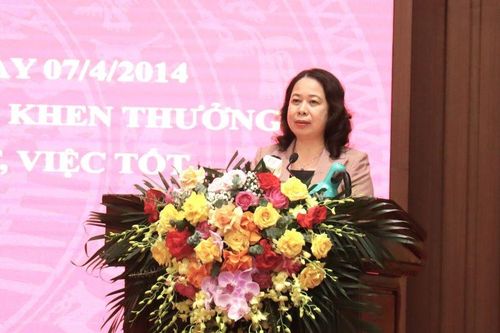 Tiếp tục tạo bước chuyển biến trong công tác thi đua, khen thưởng
