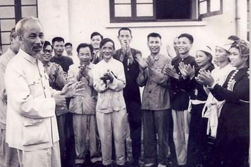 Thi đua là cải tạo con người theo tư tưởng Hồ Chí Minh