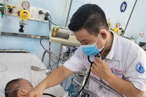 TPHCM: Tuần qua, số ca mắc tay chân miệng và sốt xuất huyết giảm