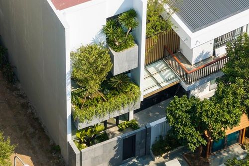 Không cần điều hòa, nhà hướng Tây vẫn mát rượi quanh năm