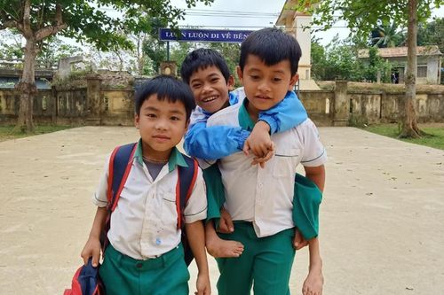 Giấc mơ có thật của cậu học trò tật nguyền người Vân Kiều
