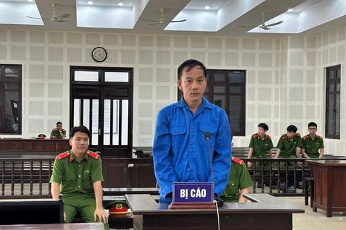 Nói dối mua gạo làm từ thiện để chiếm đoạt mang đi bán