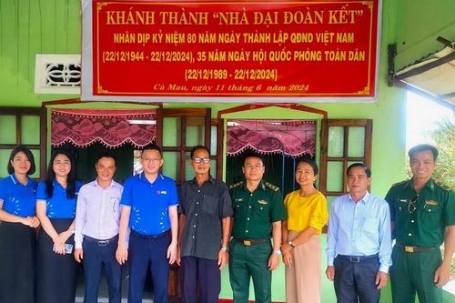 Bộ đội Biên phòng Cà Mau bàn giao 'Nhà Đại đoàn kết' ở khu vực biên giới biển