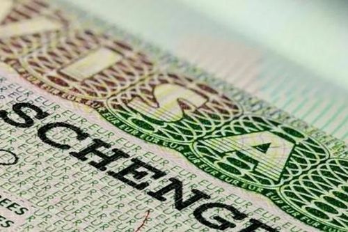 Tăng phí visa khối Schengen từ hôm nay