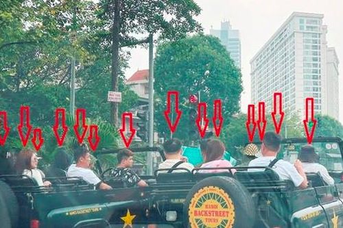 Xe u-oát vi phạm giao thông chạy 'nghênh ngang' trên phố Hà Nội