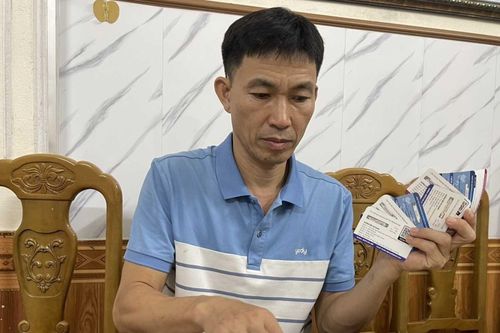 Chi tiền mua thẻ học trực tuyến cho con, phụ huynh ngã ngửa không thể vào website